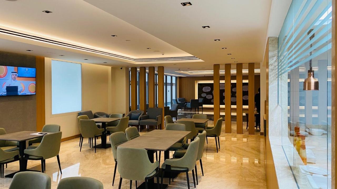 Sitara Hotel Apartment Дубай Екстериор снимка
