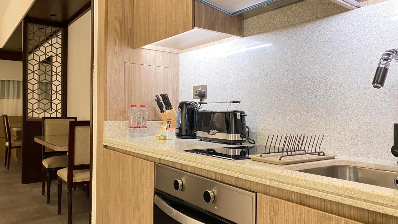 Sitara Hotel Apartment Дубай Екстериор снимка