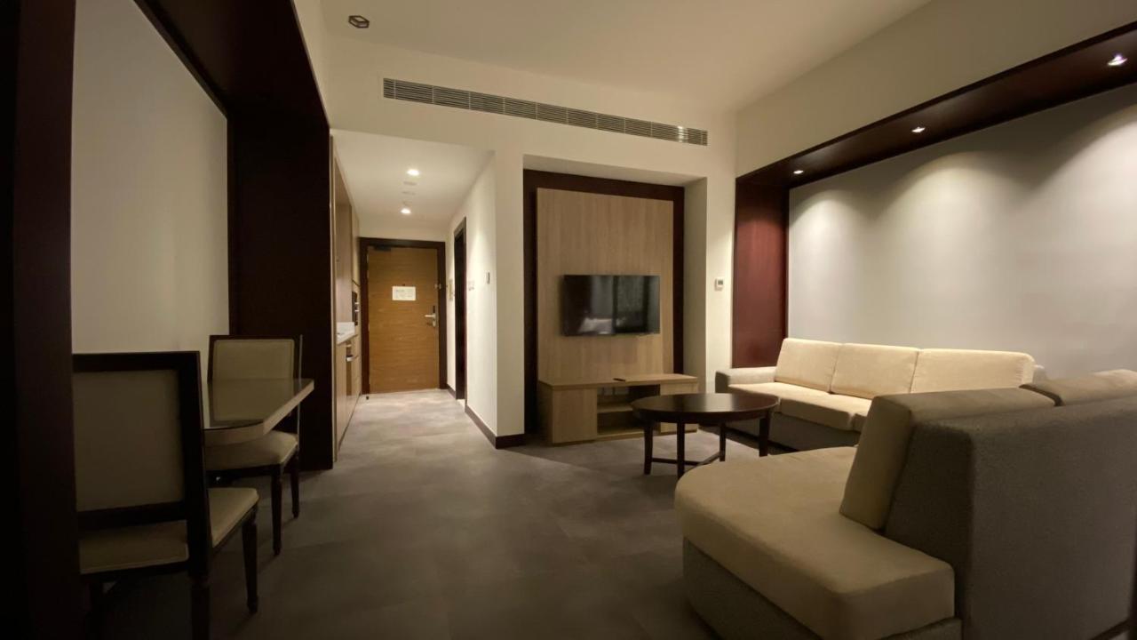 Sitara Hotel Apartment Дубай Екстериор снимка