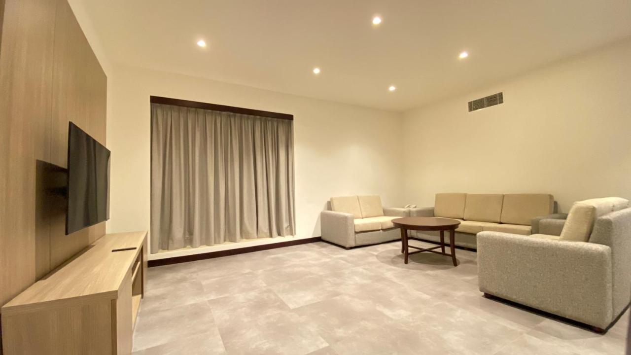 Sitara Hotel Apartment Дубай Екстериор снимка