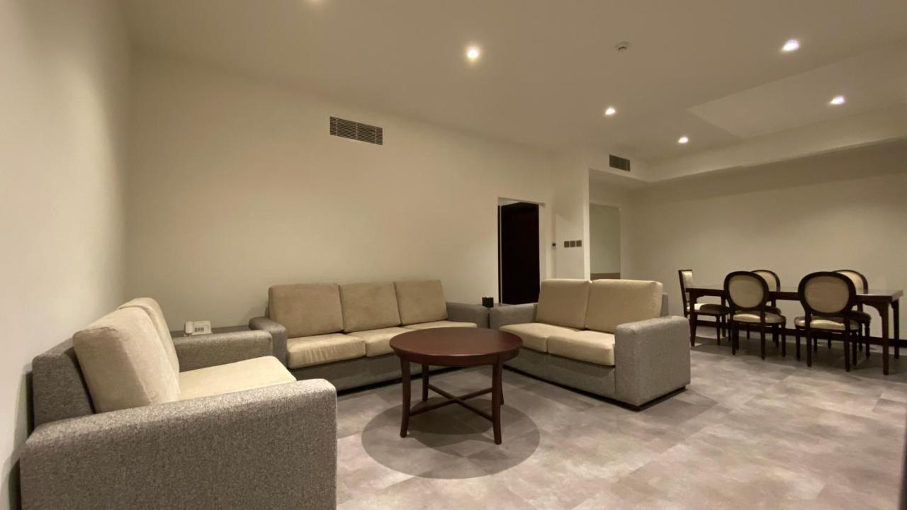 Sitara Hotel Apartment Дубай Екстериор снимка