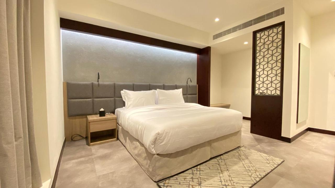 Sitara Hotel Apartment Дубай Екстериор снимка