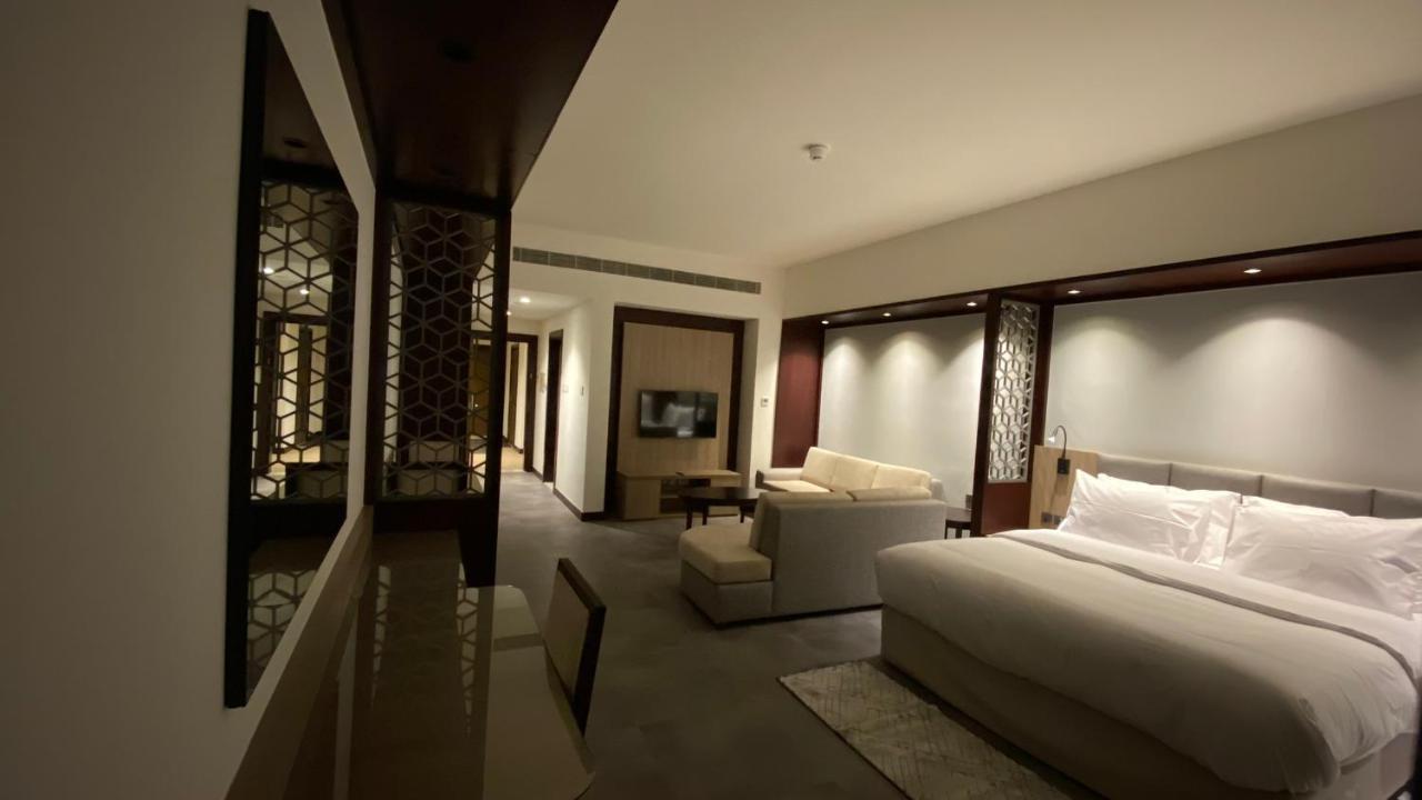 Sitara Hotel Apartment Дубай Екстериор снимка