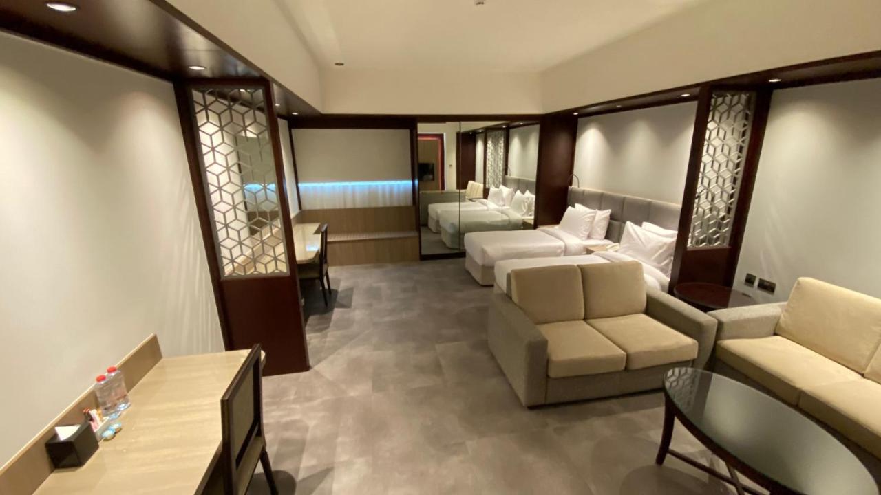 Sitara Hotel Apartment Дубай Екстериор снимка