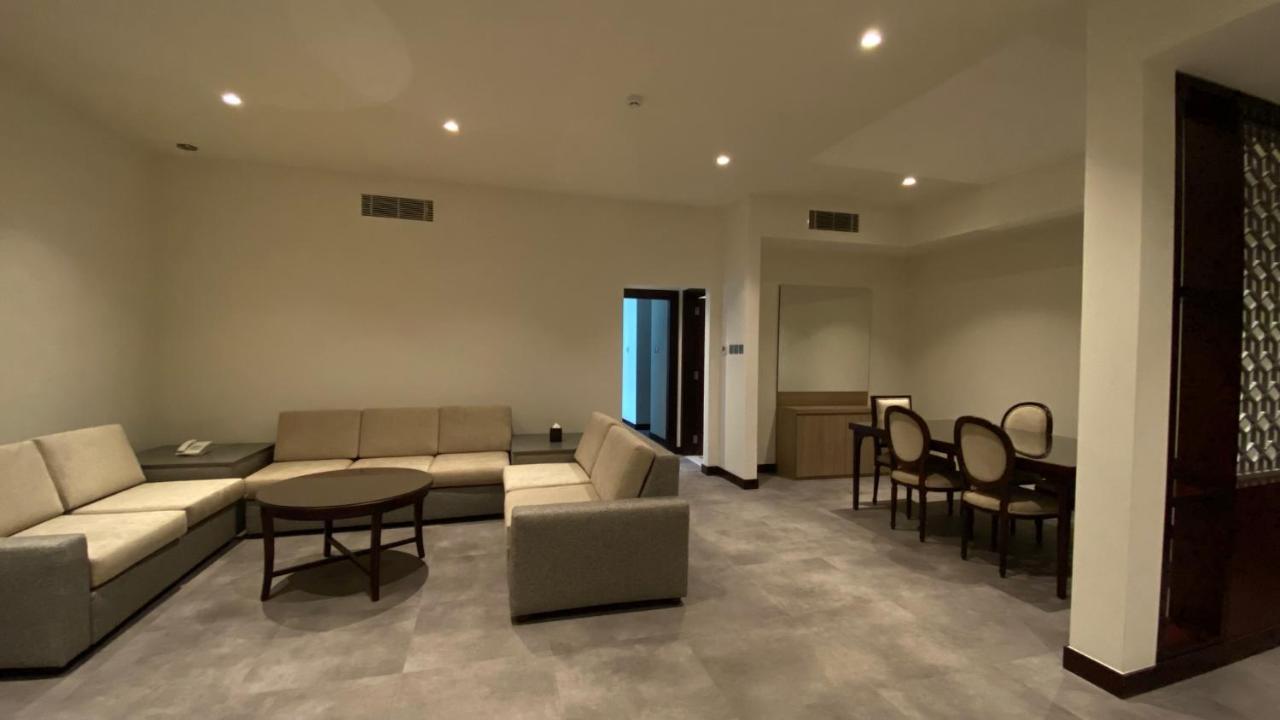 Sitara Hotel Apartment Дубай Екстериор снимка