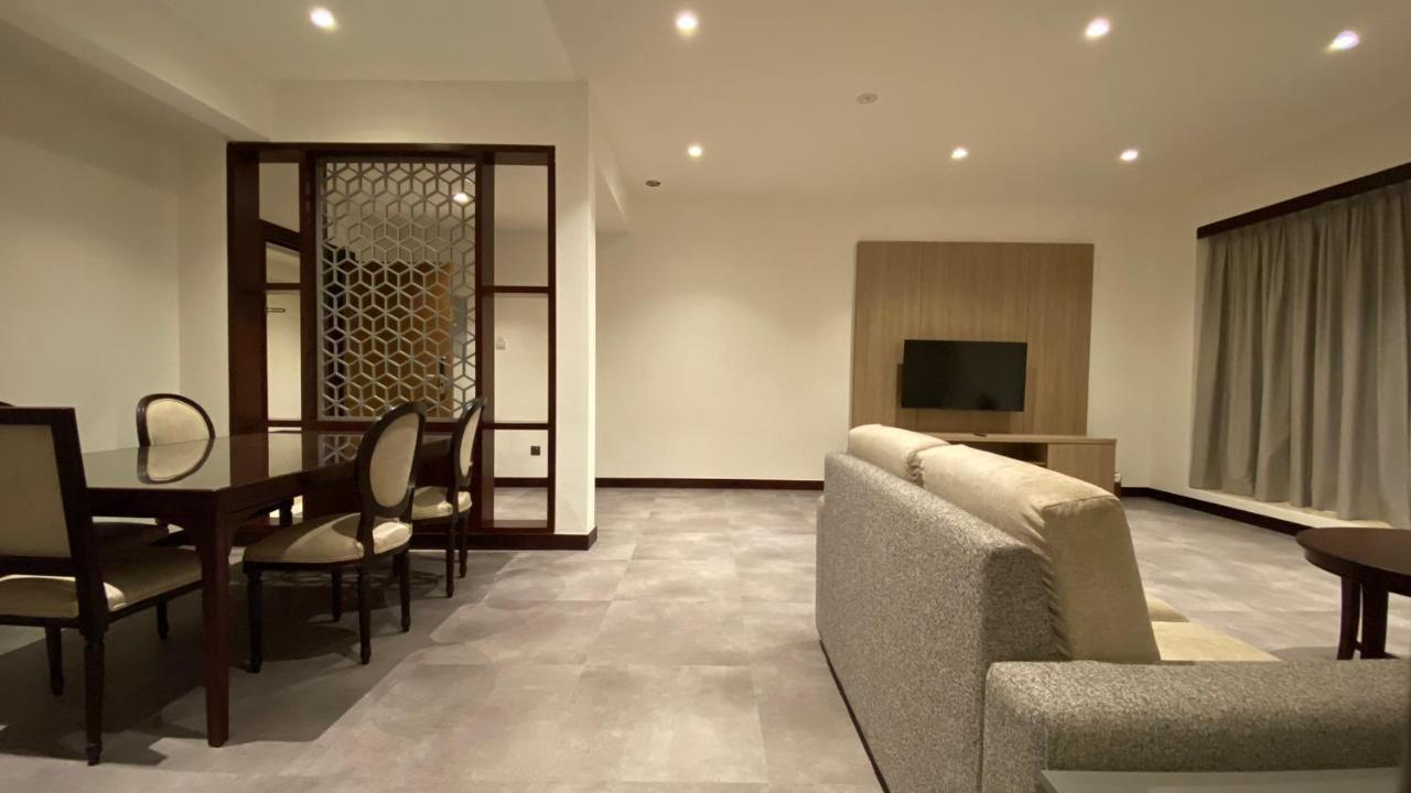 Sitara Hotel Apartment Дубай Екстериор снимка