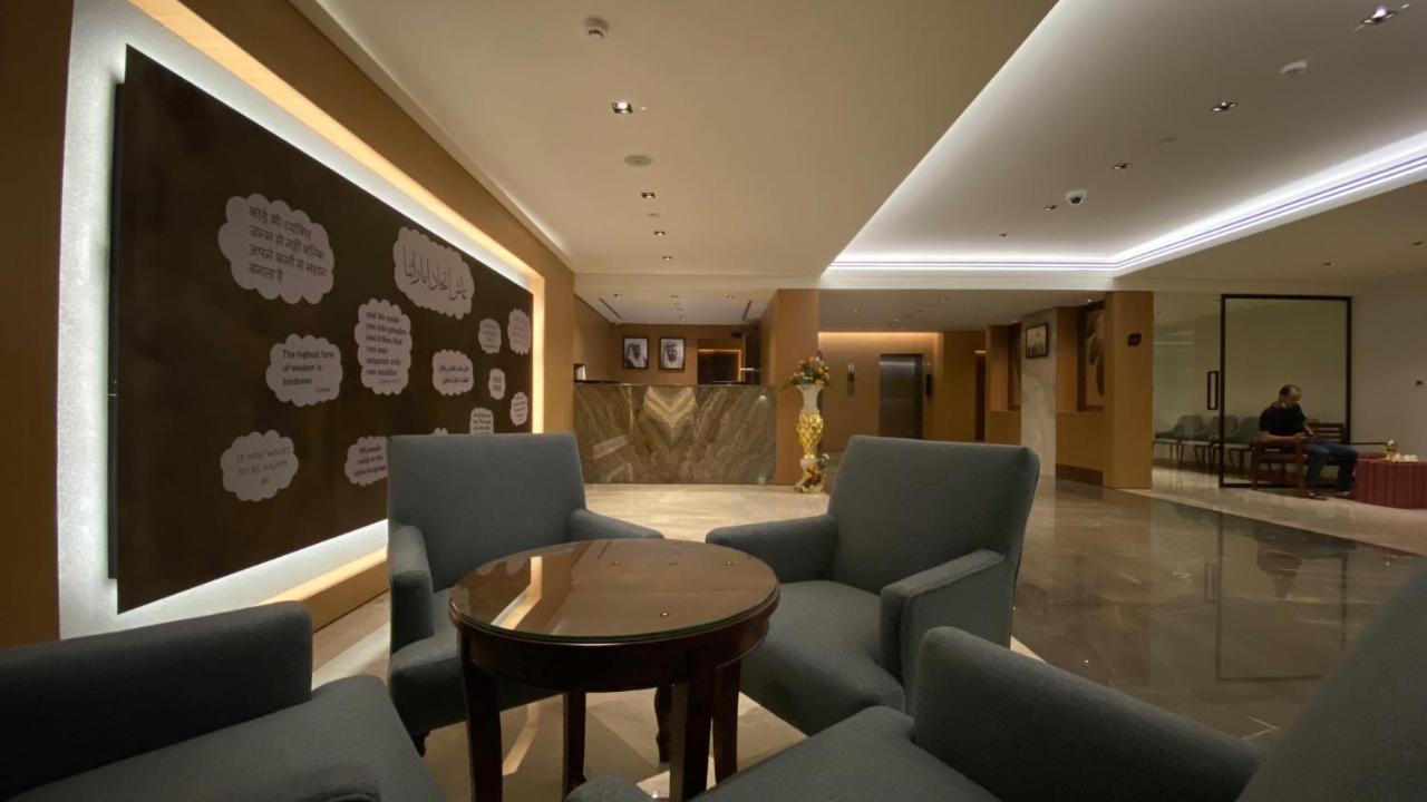 Sitara Hotel Apartment Дубай Екстериор снимка