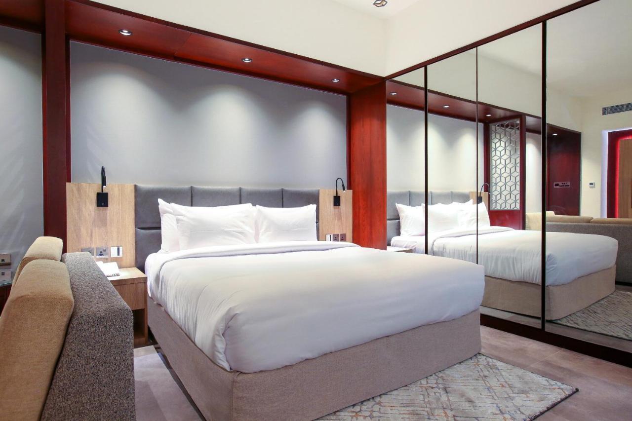 Sitara Hotel Apartment Дубай Екстериор снимка