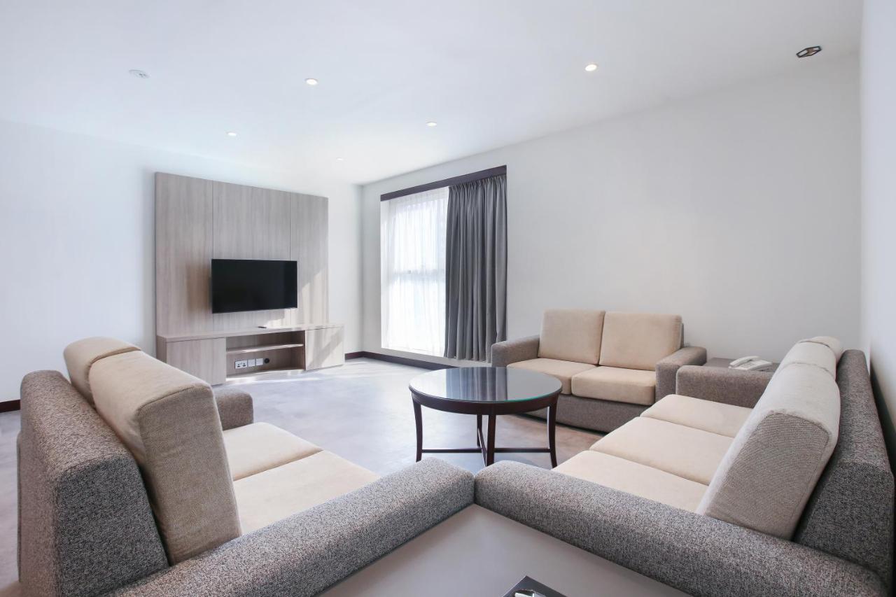 Sitara Hotel Apartment Дубай Екстериор снимка